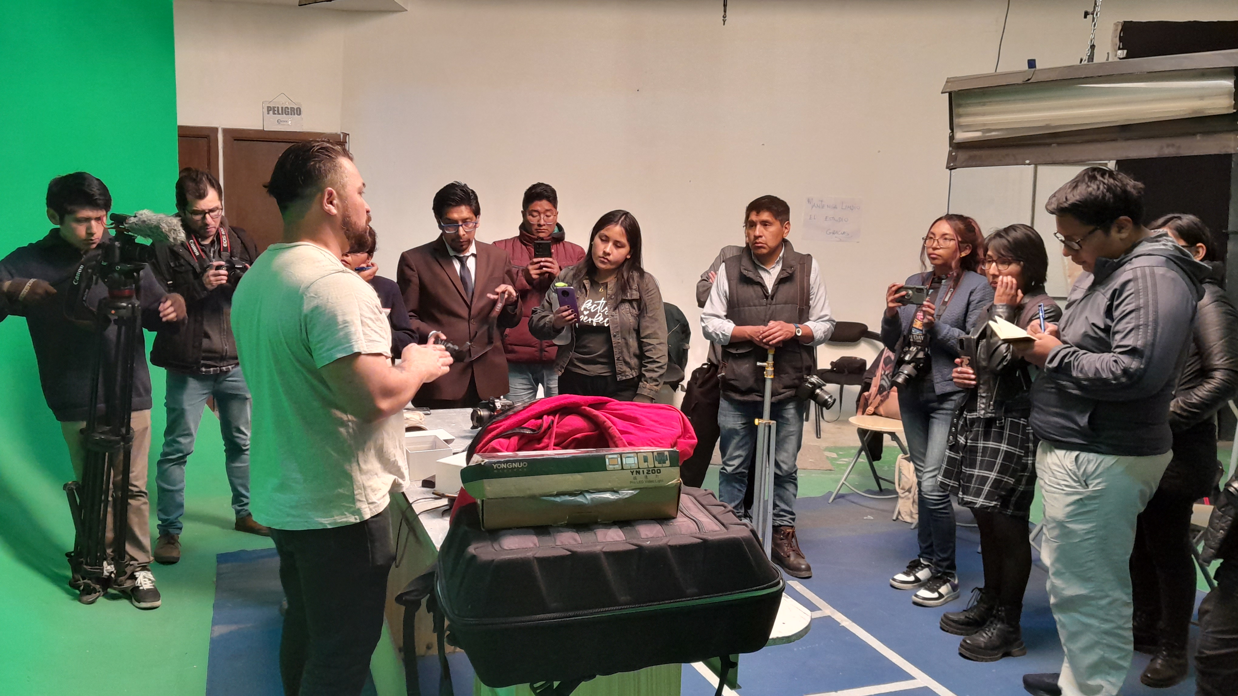 Foto de DISTRIBUCIÓN Y EXHIBICIÓN 